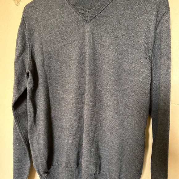 Used Mens Medium Grey Sweater - Picture 3 of 4
